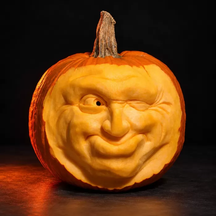 Carved pumpkin, Nov 2007