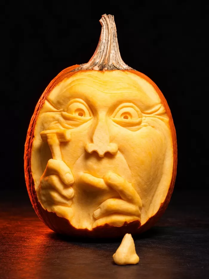 Carved pumpkin, Nov 2010